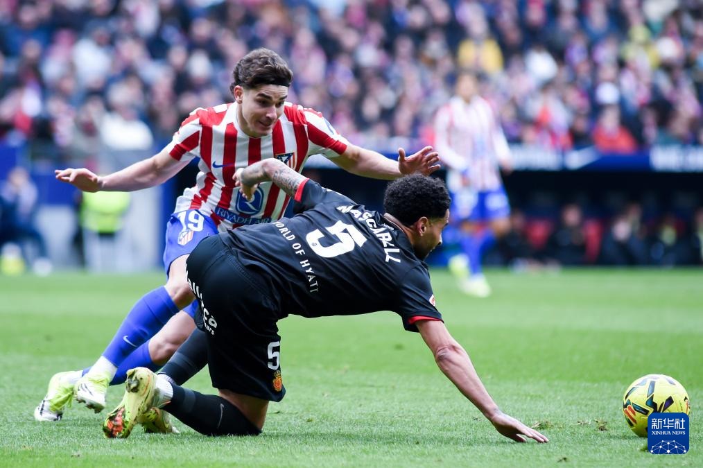 湖人原本有意用28号签选他的，但为了得到施罗德不得不忍痛割爱，放弃贝恩。